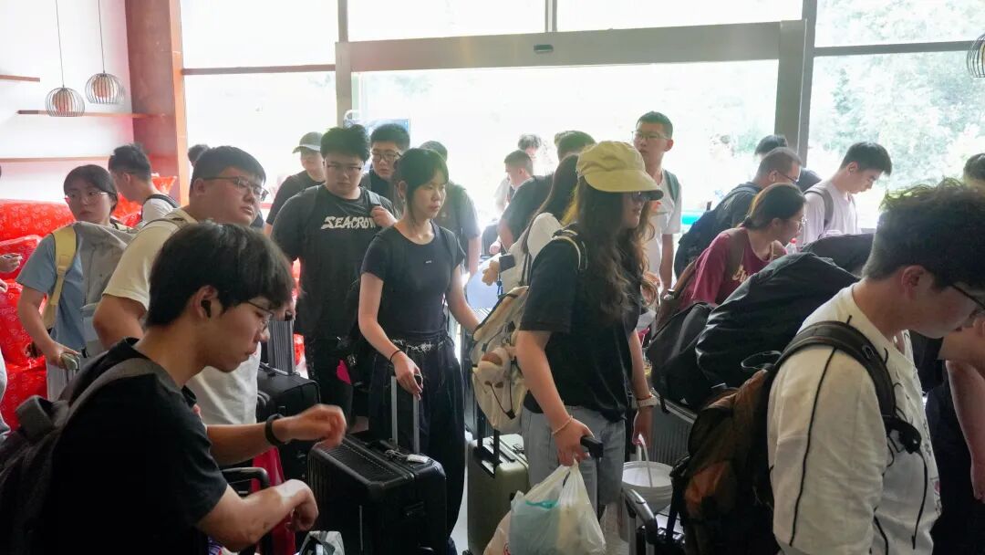 金审学院学员入营报到