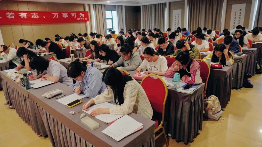专属答疑与补课机制