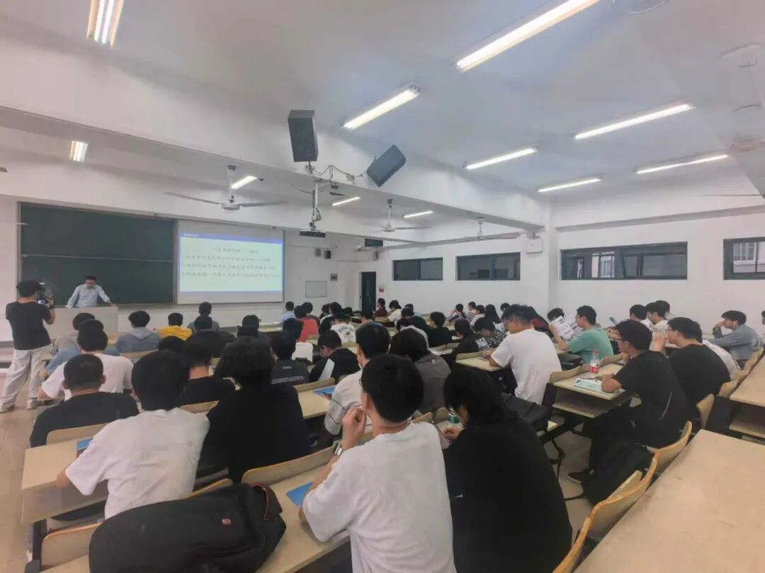 考研志愿填报指导现场帮助学子规避择校误区