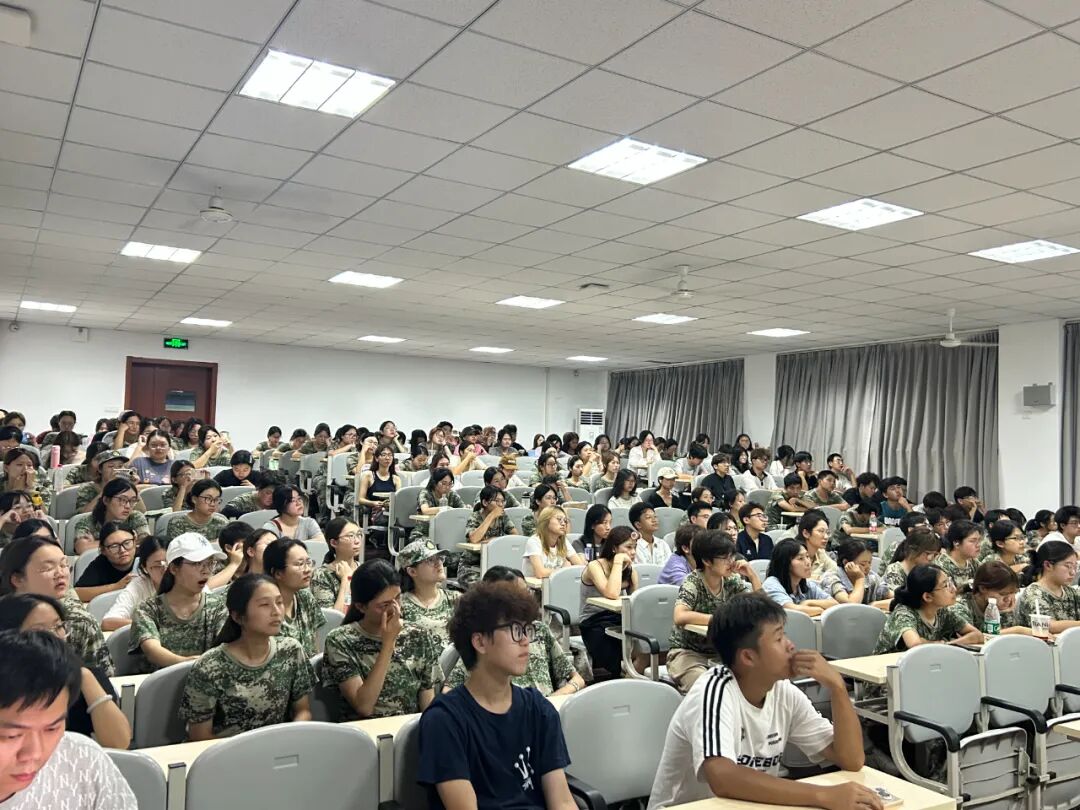 刘秀全校长为金融学与保险学专业新生讲解大学四年规划
