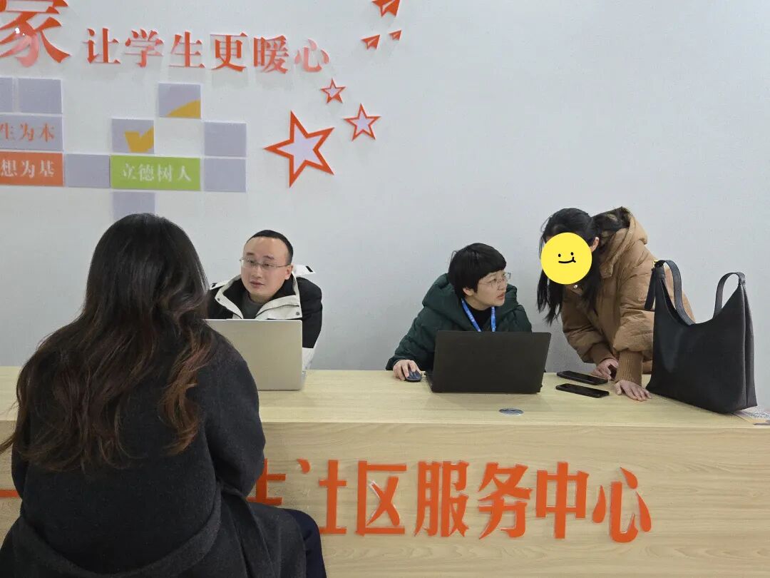 老师为考研学生分析复试分数线