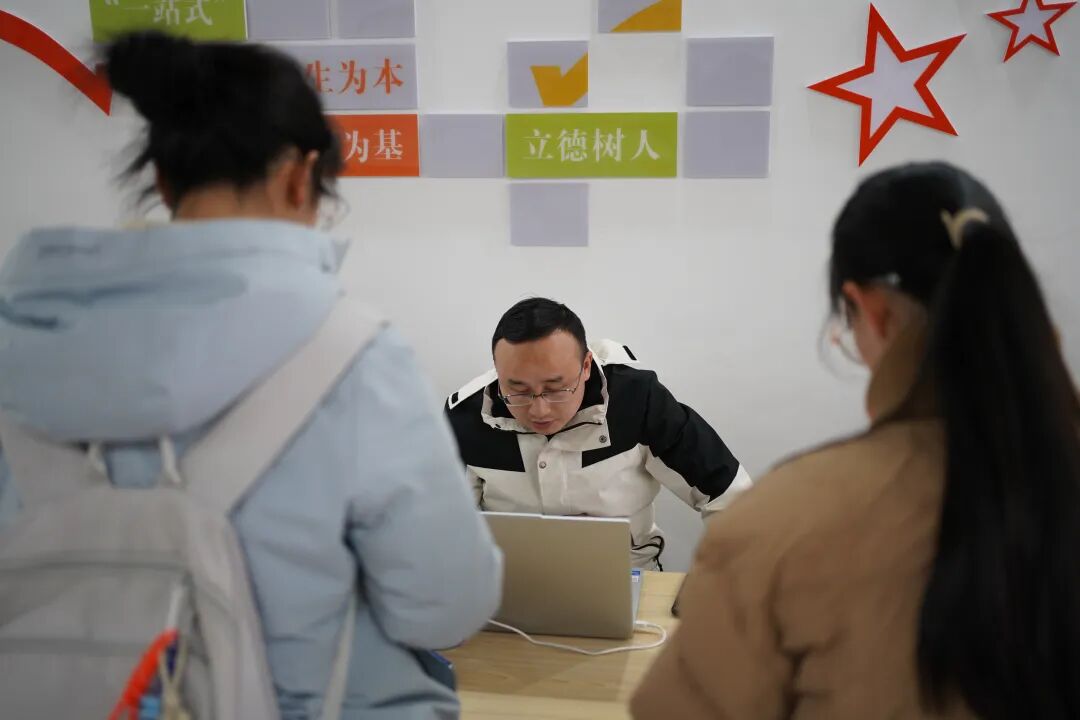 老师为考研学生提出调剂准备建议