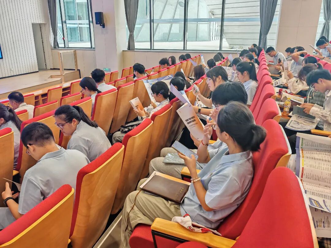 刘校长讲解小步行动好过完美空想