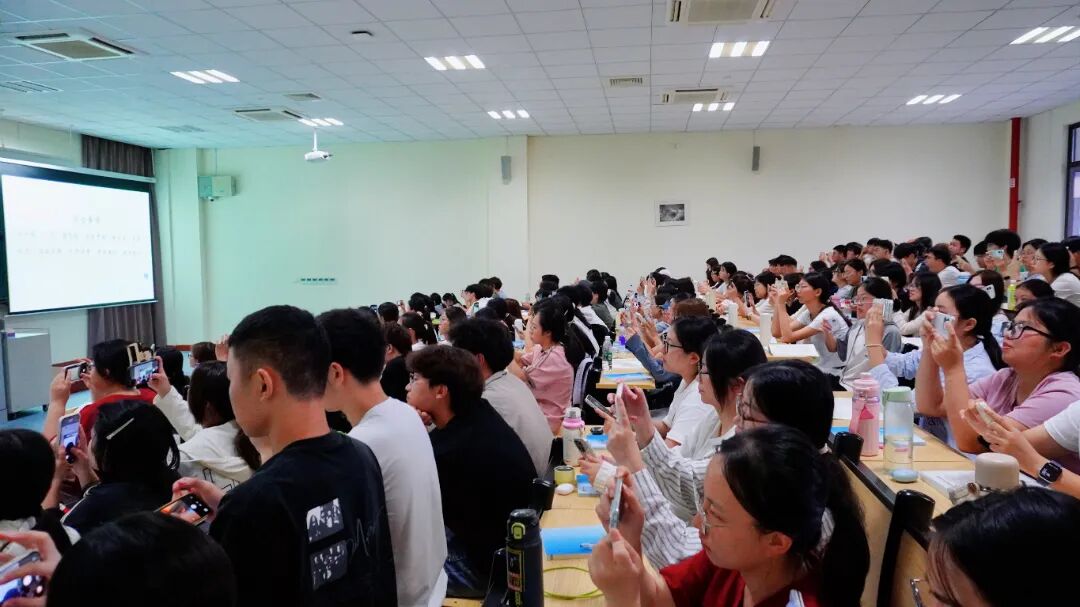 常州大学经济学院新能源产业数智创新班与微专业